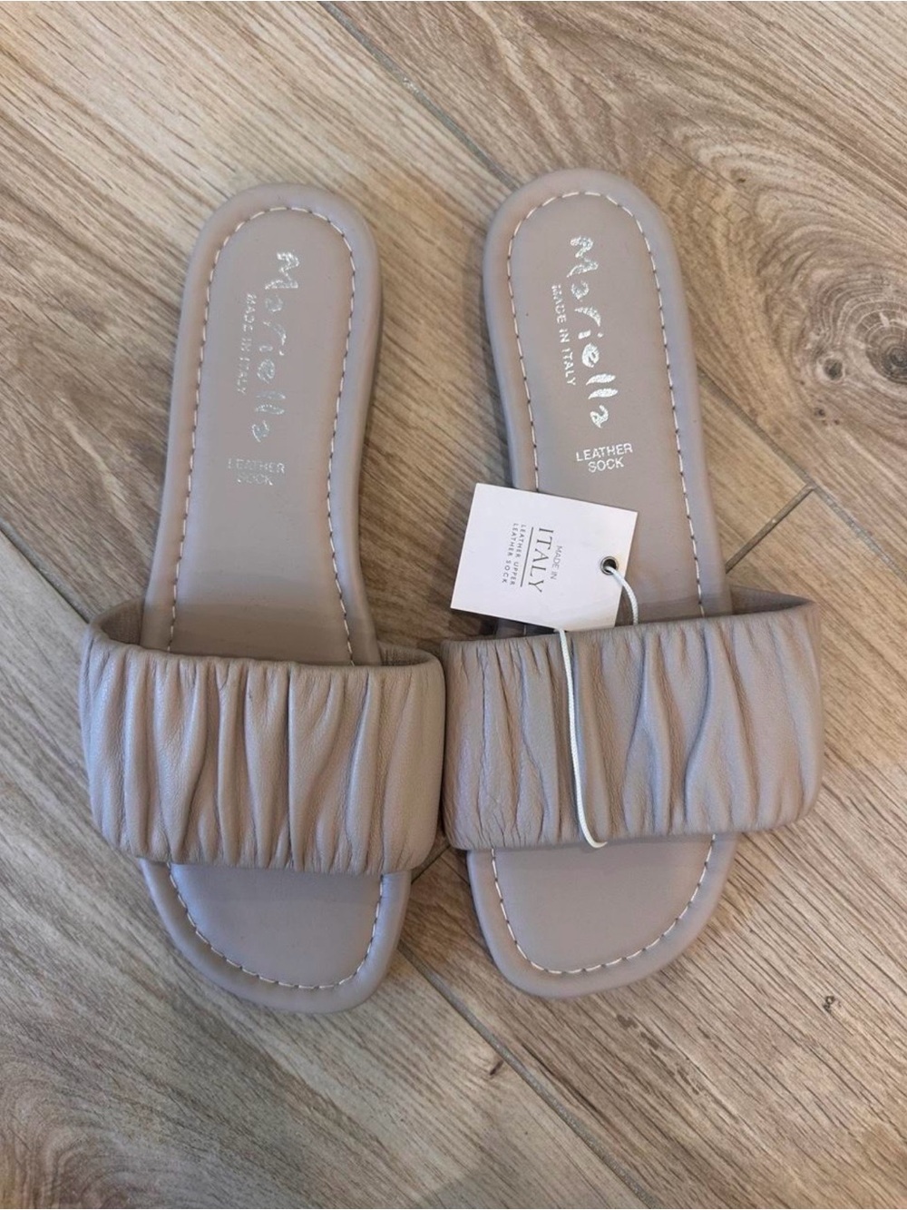 MARIELLA FERRARI
 Slide Sandals in Taupe made in Italy
